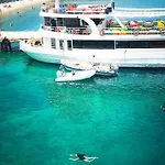 Queen Isabella Premium Otel