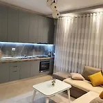 Queen Isabella Premium Hotel Vlorë