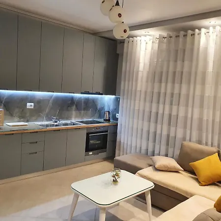 Queen Isabella Premium Otel Avlonya