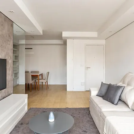 Queen Isabella Premium Hotel 4*