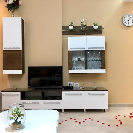 Queen Isabella Premium