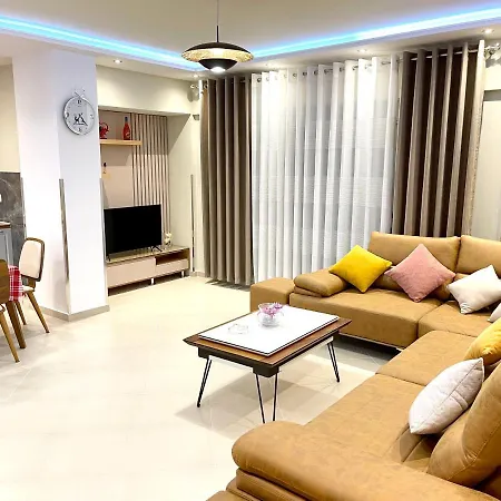 Queen Isabella Premium Vlorë