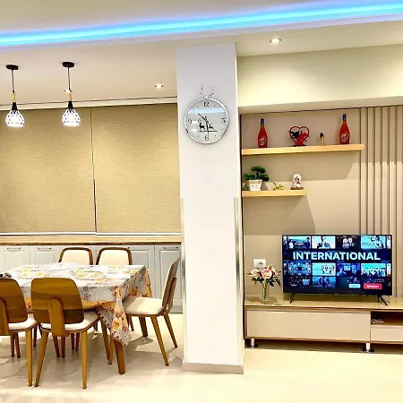 Hotel Queen Isabella Premium