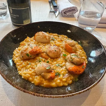 Queen Isabella Premium 4*