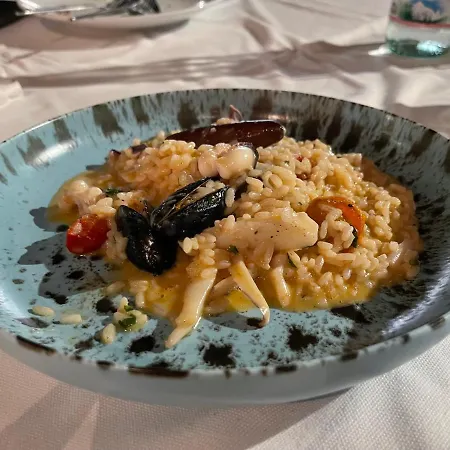 Hotel Queen Isabella Premium 4*