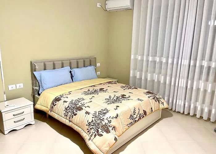 Queen Isabella Premium Wlora